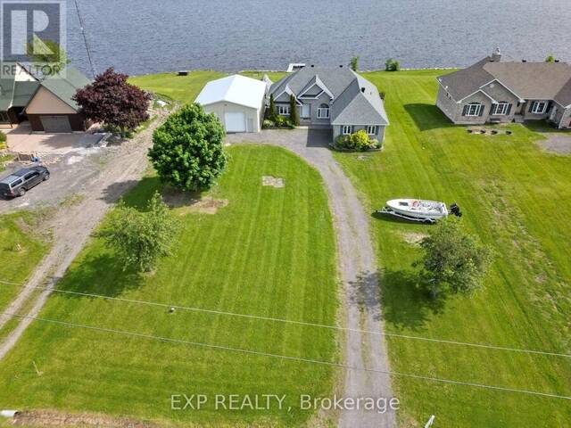 15 RUE HAUTE RIVE STREET Alfred and Plantagenet Ontario, K0B 1J0 - 3 Bedrooms Waterfront Home For sale