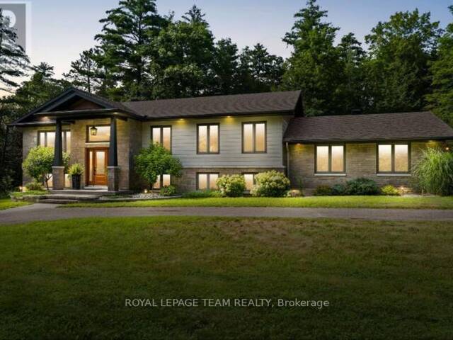 5 PEGGS LANE Lanark Highlands Ontario, K0A 3L0 - 3 Bedrooms Waterfront Home For sale