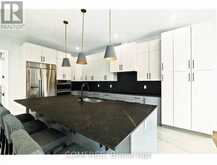135 CHERRYHILL DRIVE | Ottawa Ontario | Slide Image Twelve
