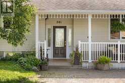 201 LINDA LOOP | Kinburn Ontario | Slide Image Four