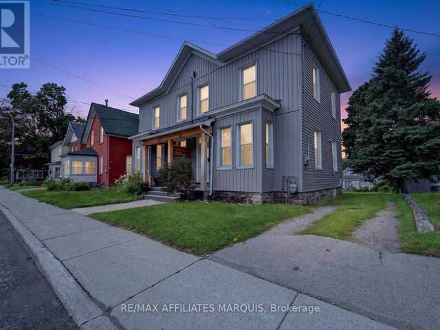 88 BROCKVILLE STREET Smiths Falls Ontario, K7A 3Y2 - 3 Bedrooms Home For Sale