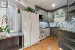 6 - 2 COLUMBUS AVENUE | Ottawa Ontario | Slide Image Thirteen
