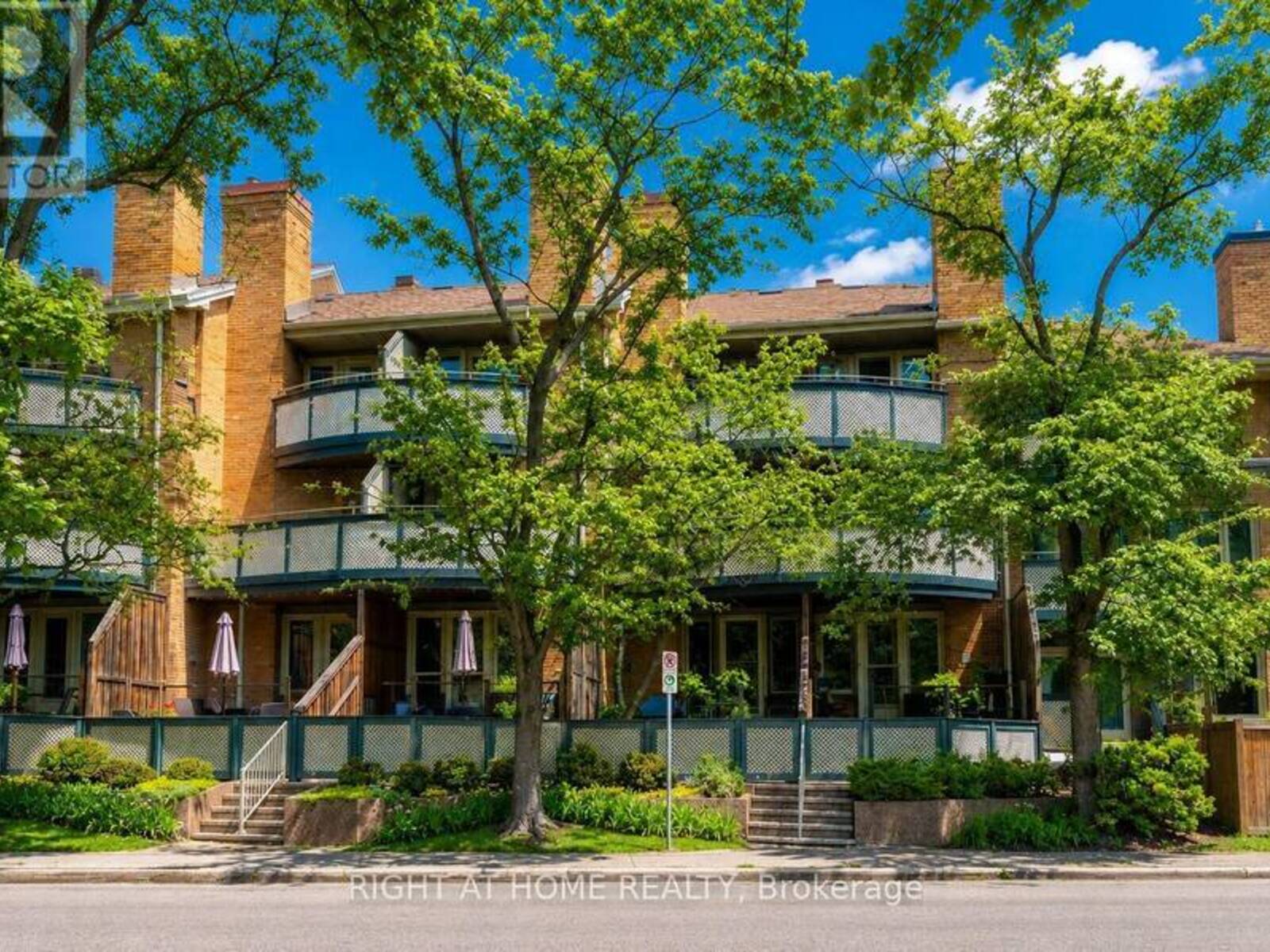6 - 2 COLUMBUS AVENUE, Ottawa, Ontario K1K 1R3