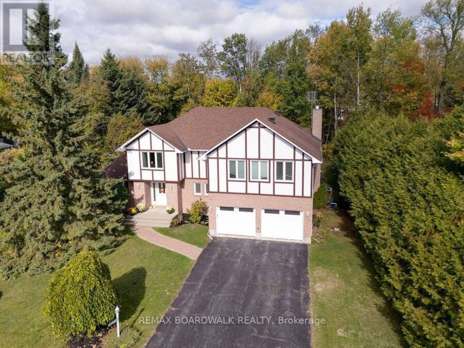 7089 BUSH DRIVE, Ottawa, Ontario K4P 1M8