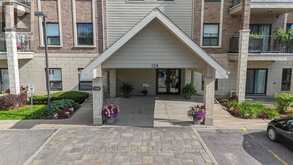 114 - 120 PRESTIGE CIRCLE | Ottawa Ontario | Slide Image One