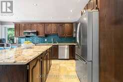 11 ROBERTA CRESCENT | Ottawa Ontario | Slide Image Nine