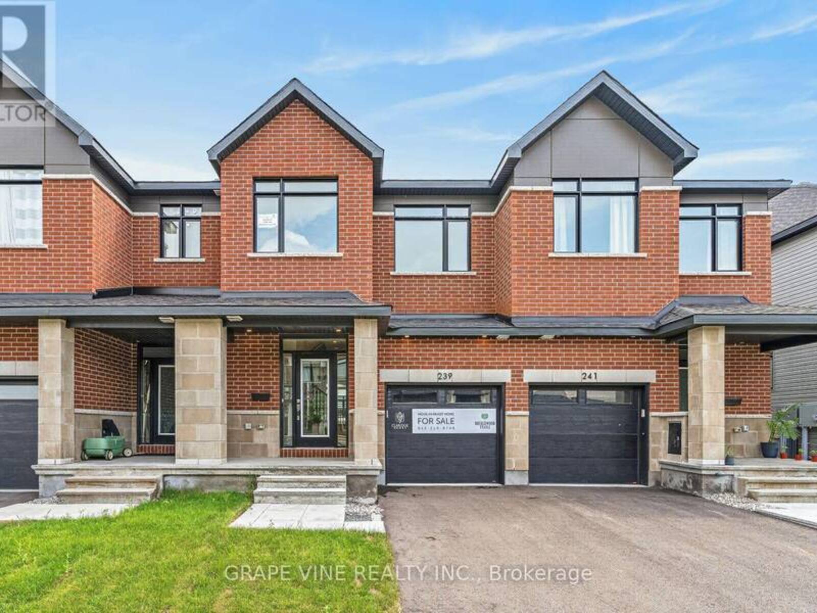 239 MONTICELLO AVENUE, Ottawa, Ontario K2S 2R8