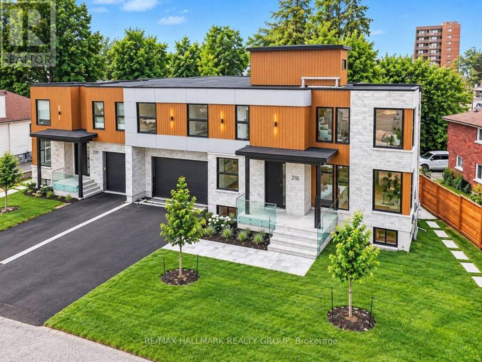 218 WOODLAND AVENUE, Ottawa, Ontario K2B 5C9