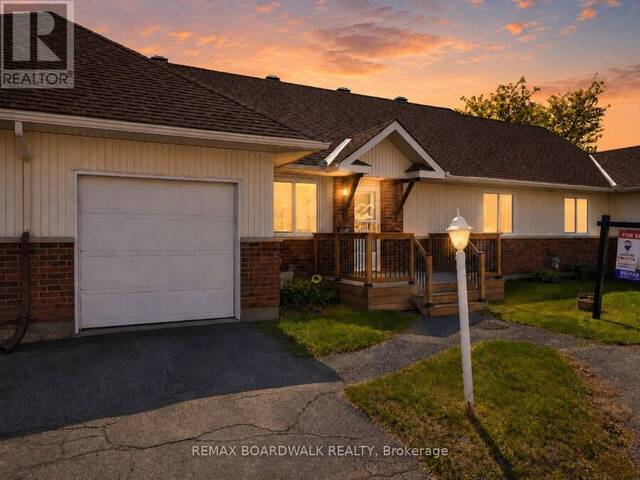 206 OAK LEAF PRIVATE Ottawa Ontario, K0A 2Z0 - 2 Bedrooms Condo For Sale
