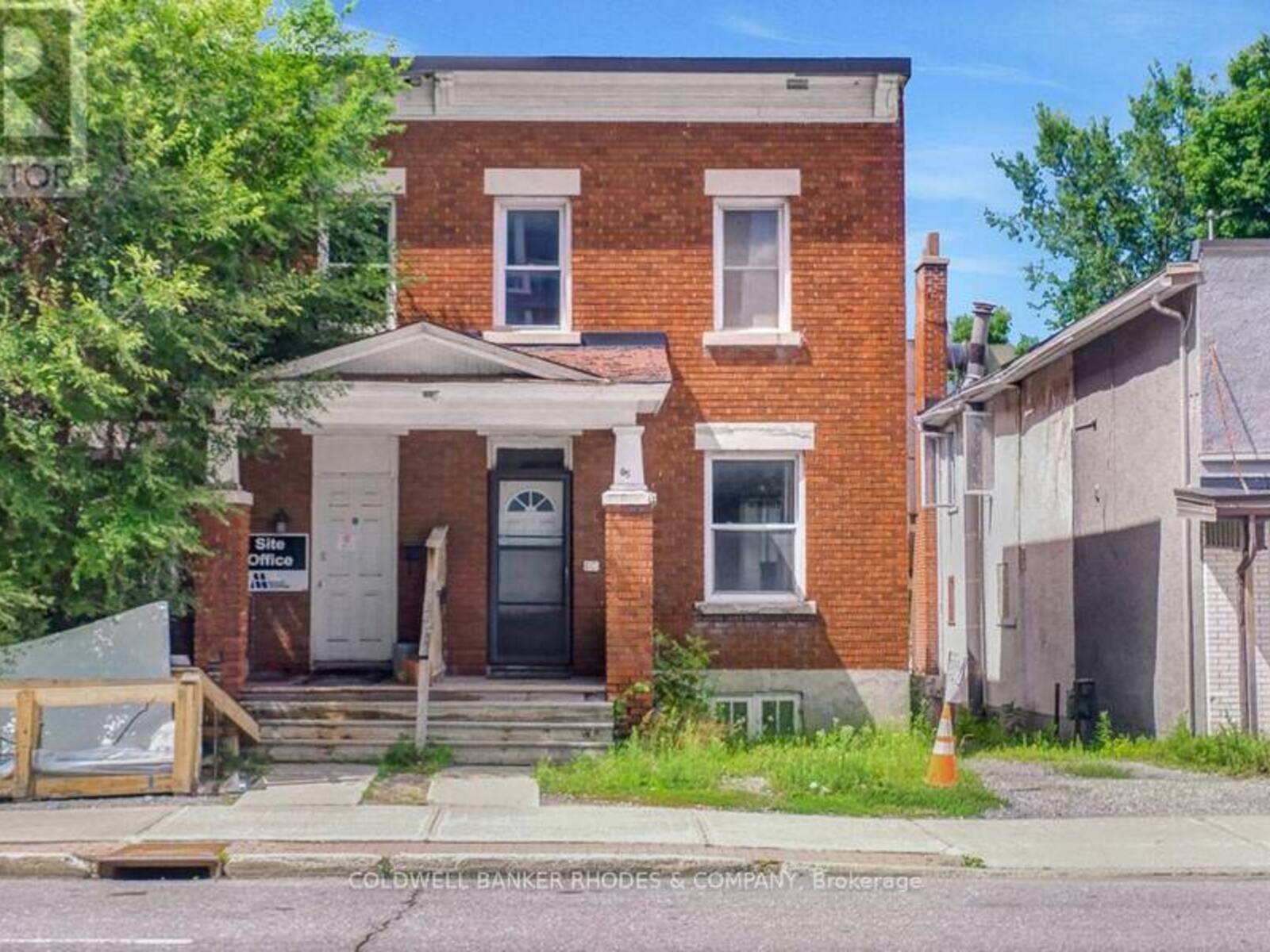 85 RICHMOND ROAD, Ottawa, Ontario K1Z 6V8