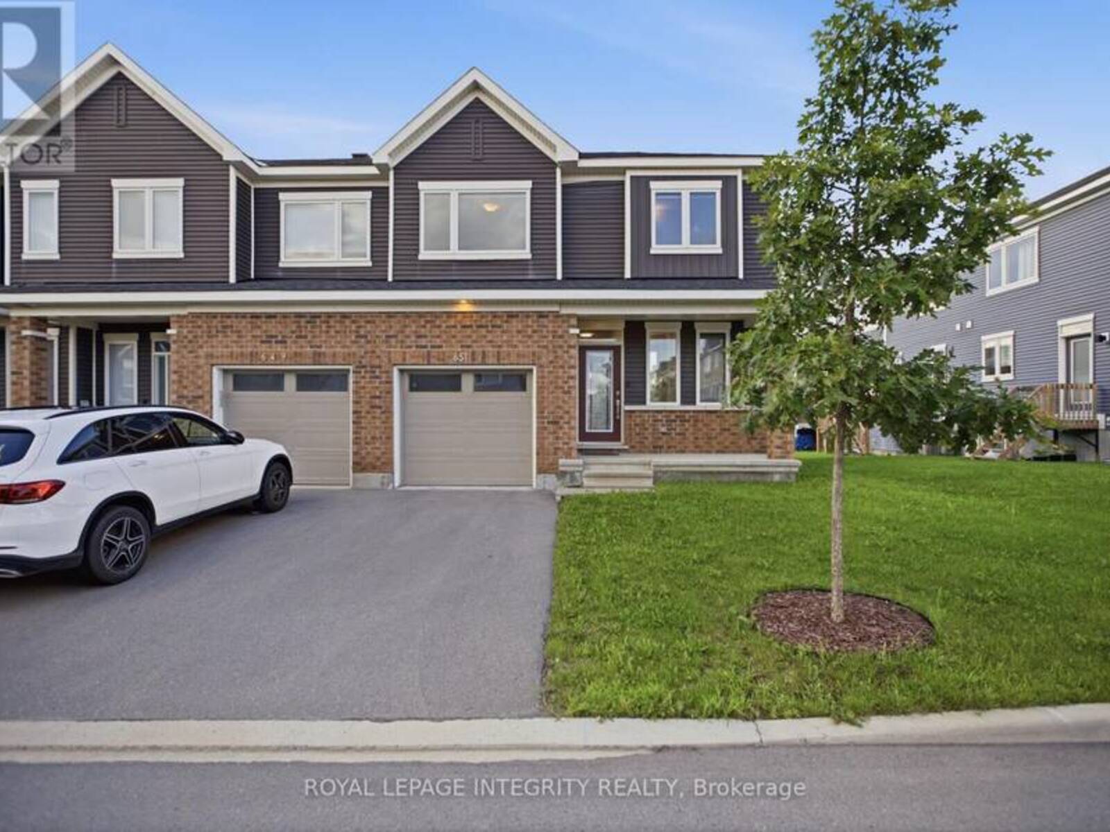 651 CHILLERTON DRIVE, Ottawa, Ontario K2J 6C6