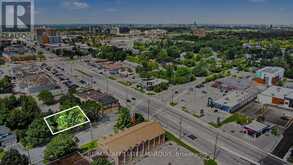 1 WITHROW AVENUE | Ottawa Ontario | Slide Image Ten