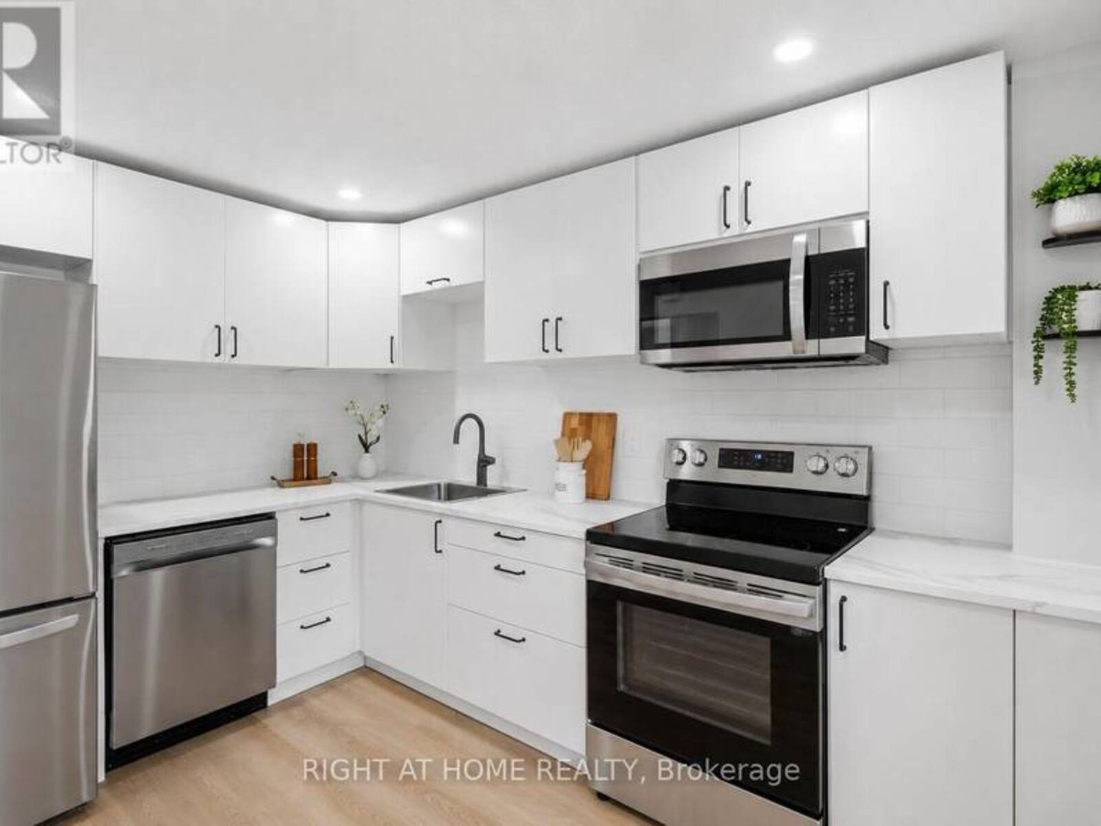 3 - 7874 JEANNE D'ARC BOULEVARD, Ottawa, Ontario K1C 2E9