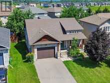 79 SETTLEMENT LANE | Russell Ontario | Slide Image Four