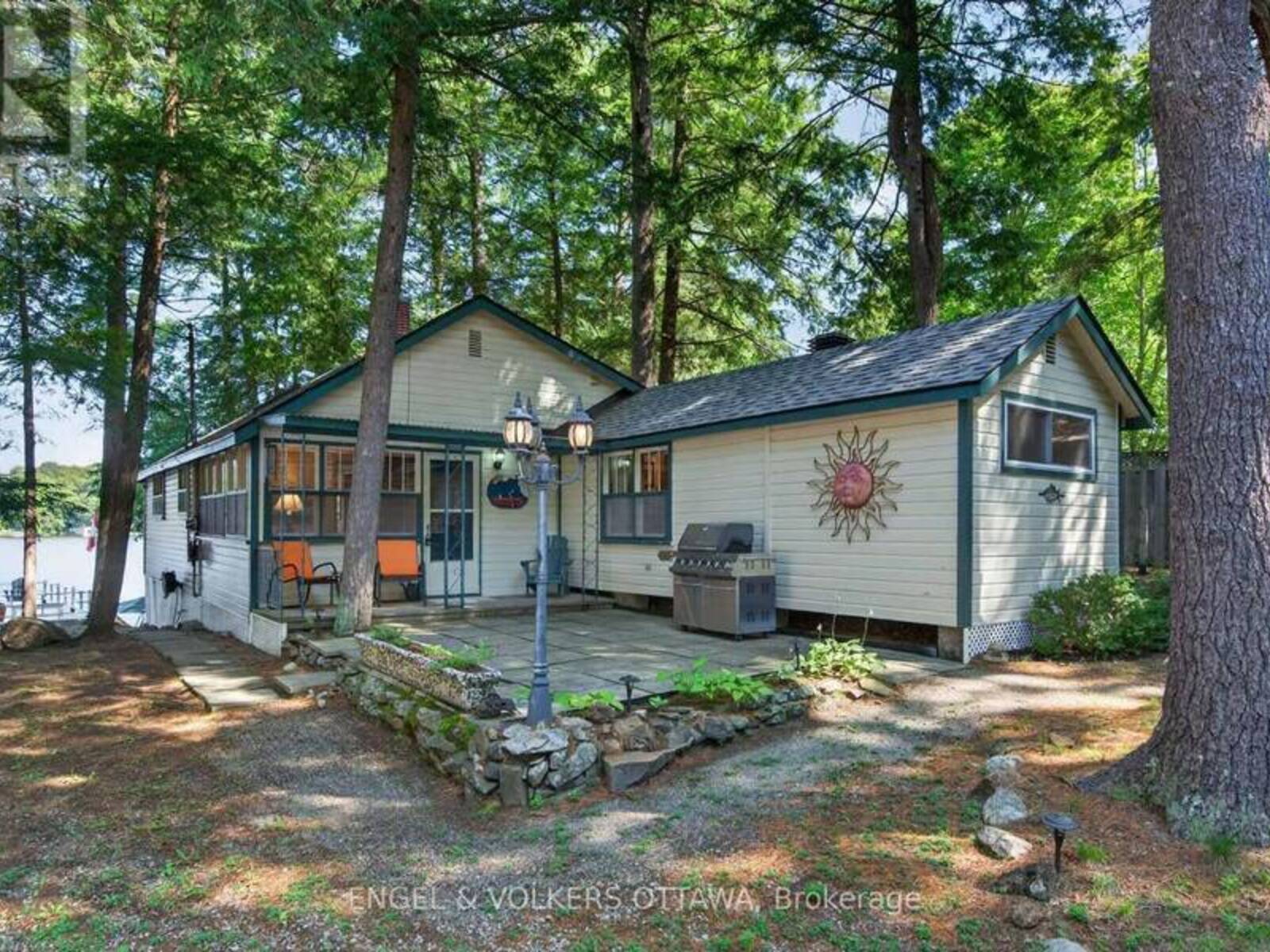942 DUNN ROVIN LANE, Leeds and the Thousand Islands, Ontario K0E 1B0