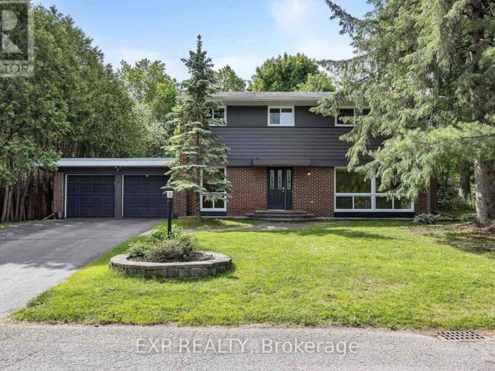 14 CARR CRESCENT, Ottawa, Ontario K2K 1K4