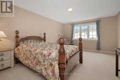 358 ALDWORTH PRIVATE | Ottawa Ontario | Slide Image Fifteen