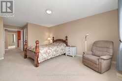 358 ALDWORTH PRIVATE | Ottawa Ontario | Slide Image Sixteen