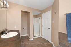 358 ALDWORTH PRIVATE | Ottawa Ontario | Slide Image Eighteen