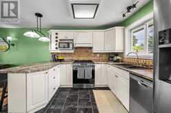 3 SUNSET DRIVE | Smiths Falls Ontario | Slide Image Sixteen