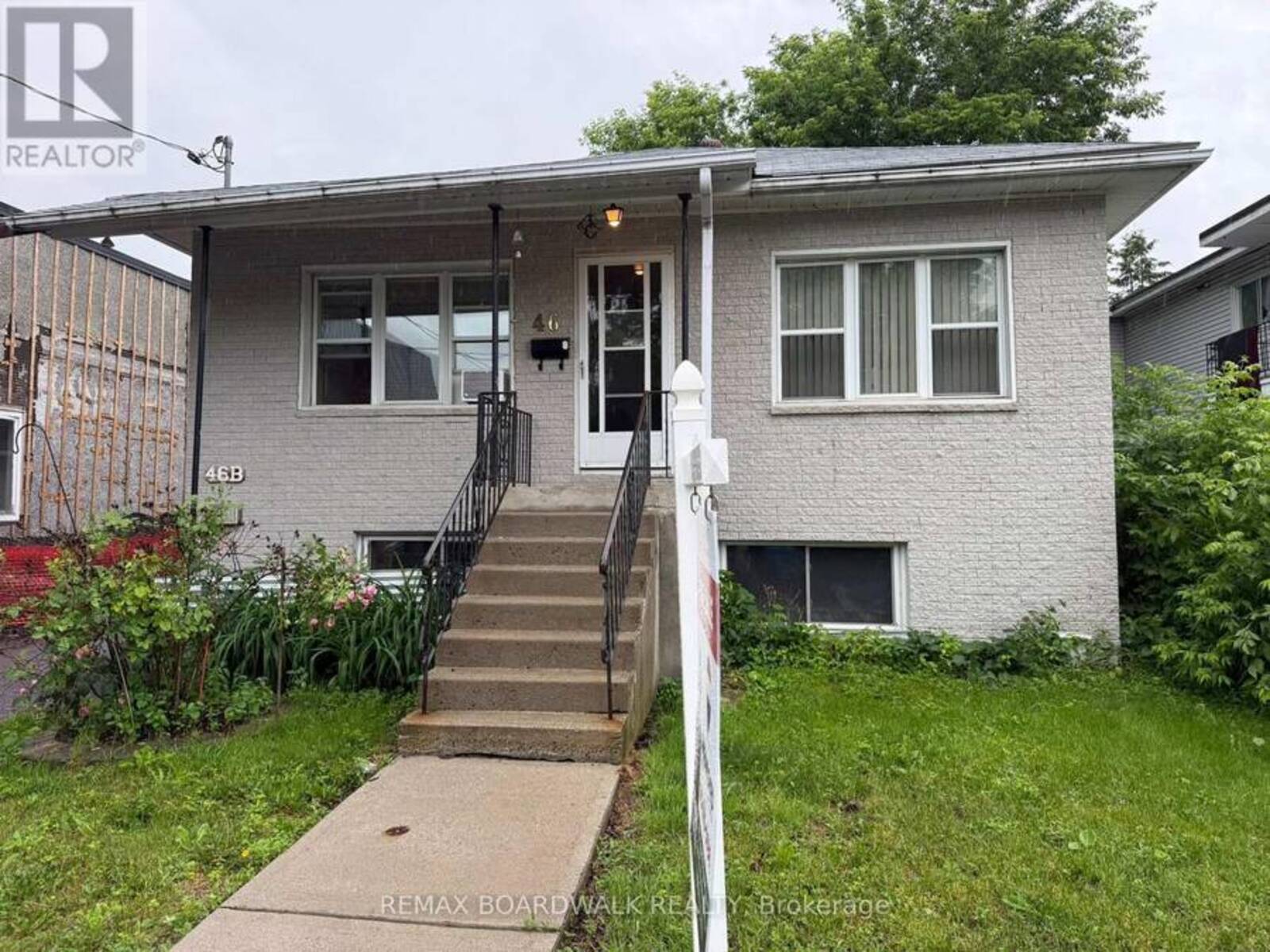 46 JOLLIET AVENUE, Ottawa, Ontario K1L 5H5