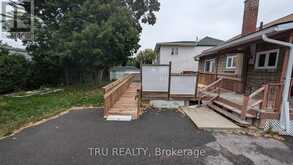 105 MAILES AVENUE | Ottawa Ontario | Slide Image Seventeen