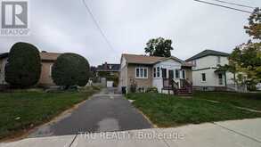 105 MAILES AVENUE | Ottawa Ontario | Slide Image Two