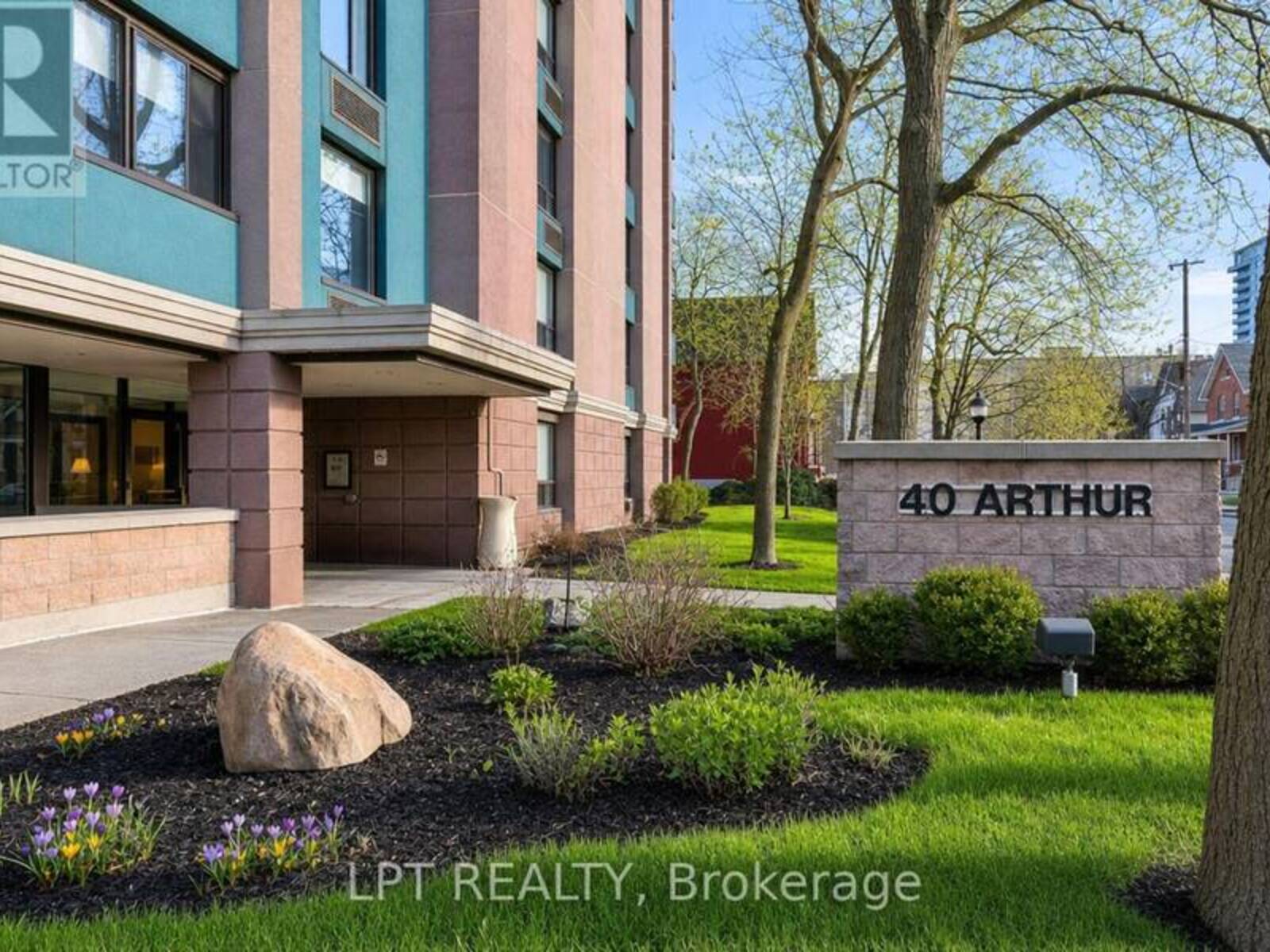 703 - 40 ARTHUR STREET, Ottawa, Ontario K1R 7T5