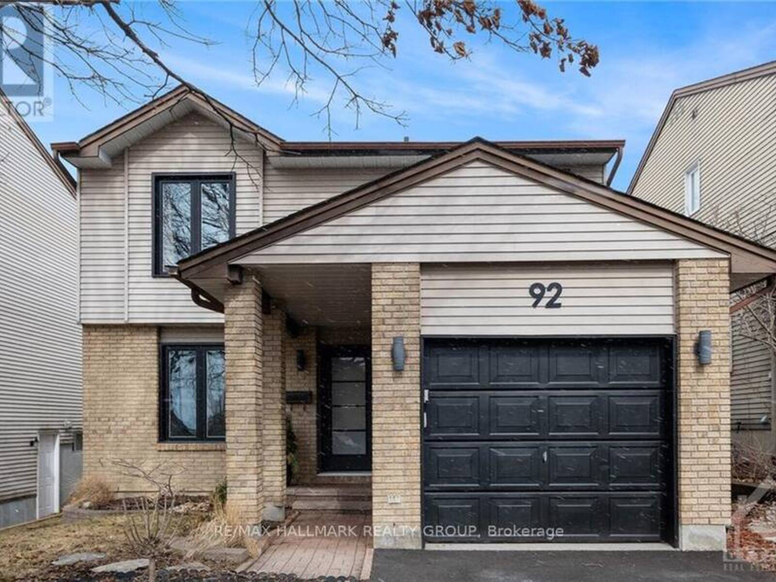 92 GILLESPIE CRESCENT, Ottawa, Ontario K1V 0J2
