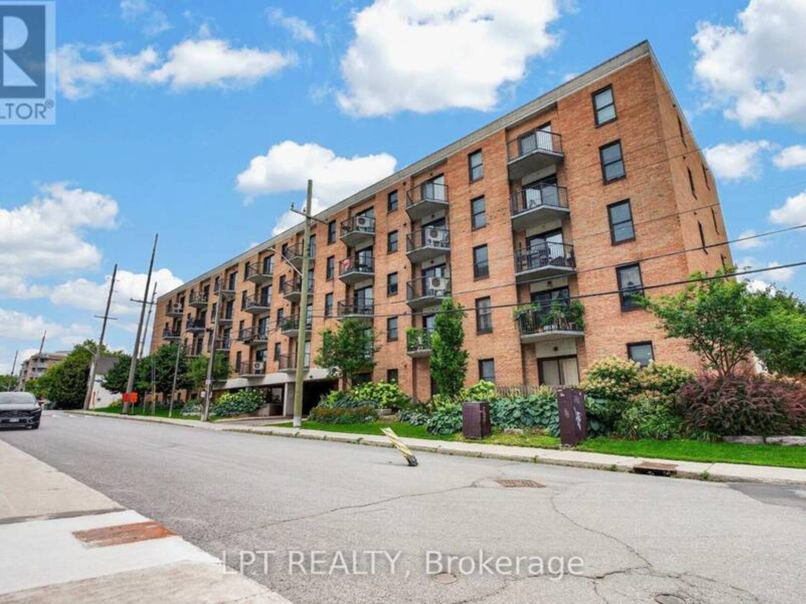 203 - 50 BURNSIDE AVENUE, Ottawa, Ontario K1Y 2M2