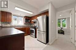 125 TALL PINES PRIVATE | Ottawa Ontario | Slide Image Thirteen