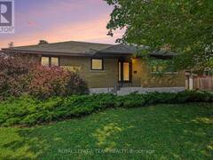 3 DONNA STREET Ottawa Ontario, K2G 2V5