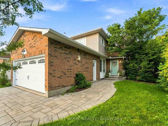 25 WATERTON CRESCENT Ottawa Ontario, K2M 1Y8 - 3 Bedrooms Home For Sale