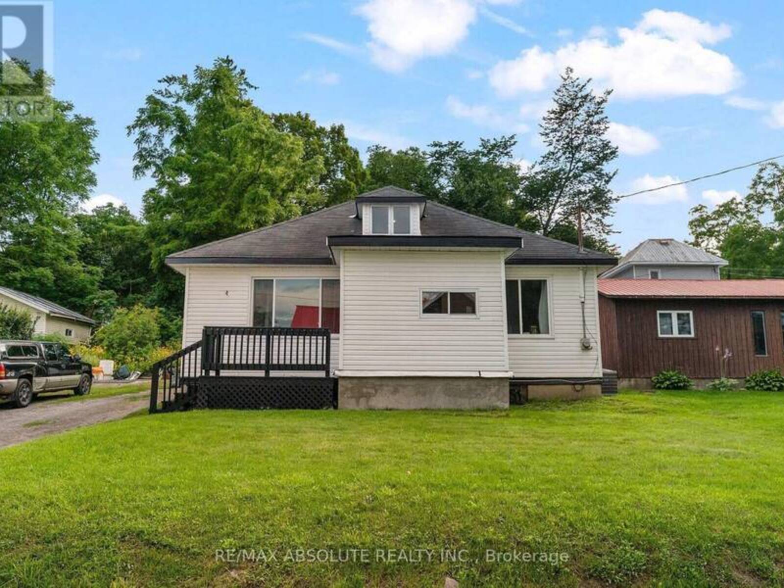 853 B RIVER ROAD, McNab-Braeside, Ontario K0A 1G0