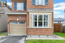 14 SWEETBAY CIRCLE | Ottawa Ontario | Slide Image Four