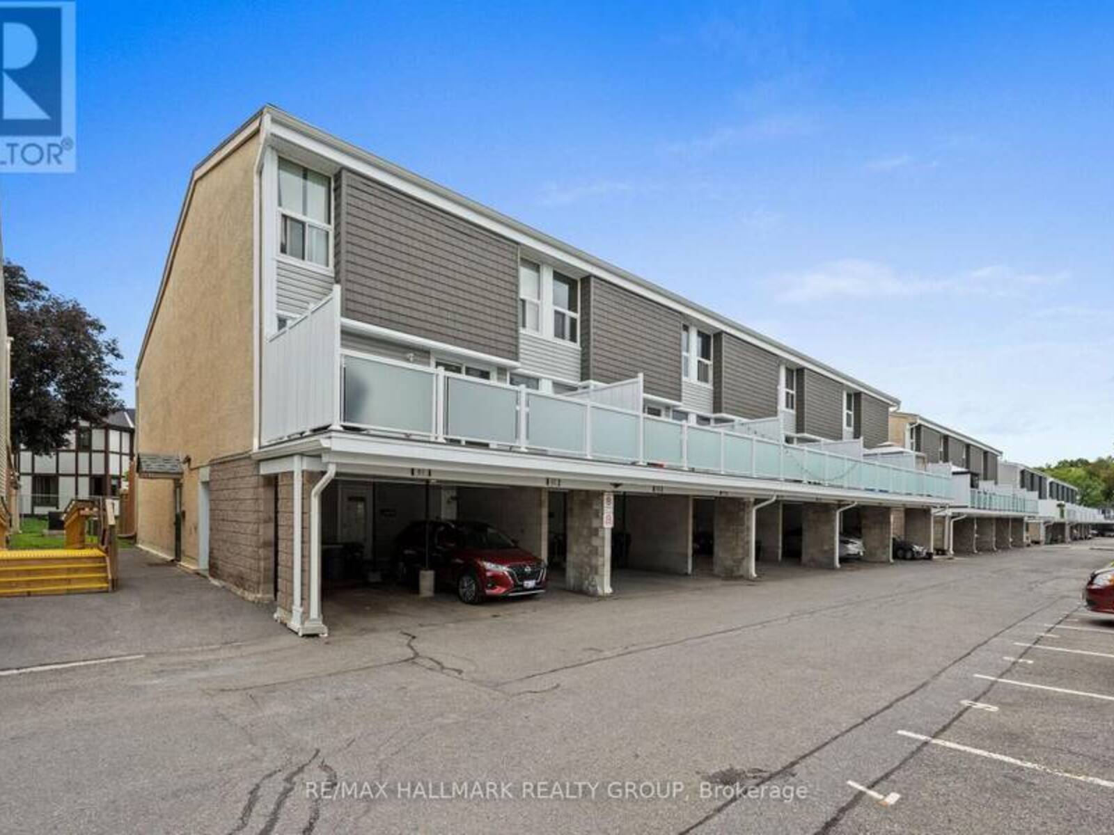 64 - 3415 UPLANDS DRIVE, Ottawa, Ontario K1V 9N4