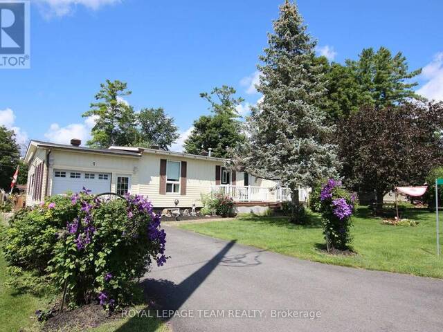 7 WOODSIDE LANE Lanark Highlands Ontario, K0A 3L0 - 2 Bedrooms Home For Sale