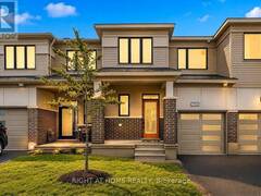 709 DERREEN AVENUE Ottawa Ontario, K2S 2Z2