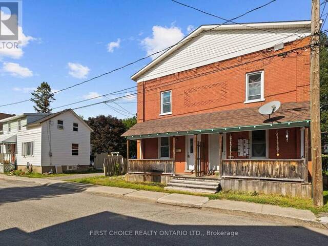 9-11 OGDEN AVENUE Smiths Falls Ontario, K7A 2L5 - 6 Bedrooms Home For Sale