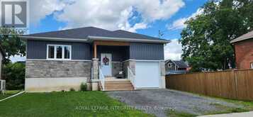 6 UNION STREET | Lansdowne Ontario | Slide Image One