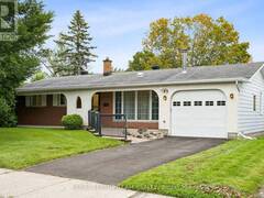 22 REDPINE DRIVE Ottawa Ontario, K2E 6S9
