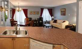 17 HEARTLEAF PRIVATE | Ottawa Ontario | Slide Image Ten