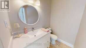 723 MUNICH CIRCLE | Waterloo Ontario | Slide Image Eleven