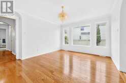 35 BLACKSHIRE CIRCLE | Ottawa Ontario | Slide Image Twelve
