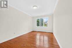 35 BLACKSHIRE CIRCLE | Ottawa Ontario | Slide Image Nine