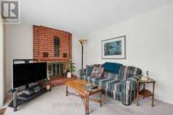 64 THARE CRESCENT | Ottawa Ontario | Slide Image Twelve