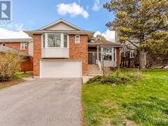 39 HUNTINGS END AVENUE Ottawa Ontario, K2M 1R2