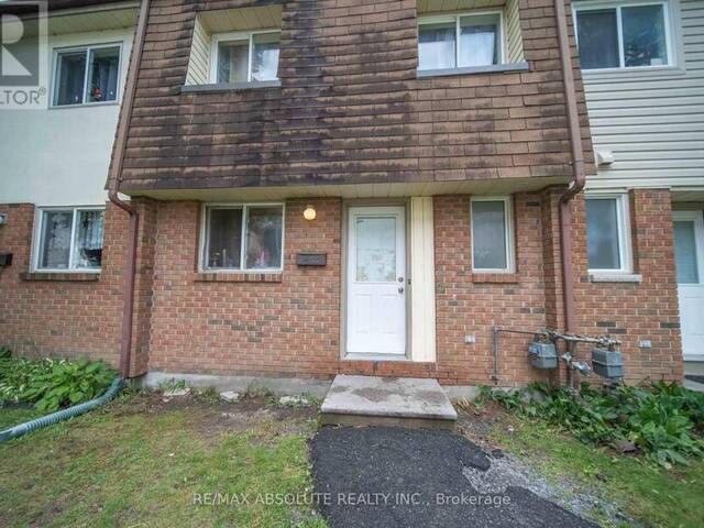 30 E SONNET CRESCENT Ottawa Ontario, K2H 8W8 - 3 Bedrooms Condo For Sale