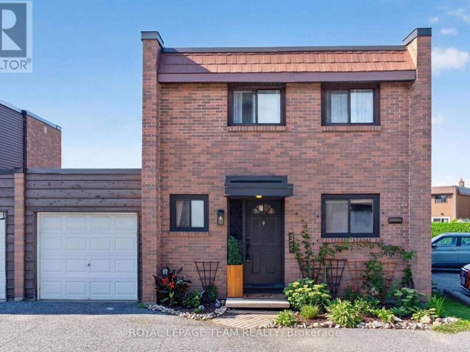 3 F ARNOLD DRIVE, Ottawa, Ontario K2H 6V6