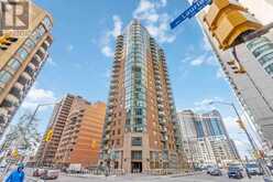 701 - 445 LAURIER AVENUE W | Ottawa Ontario | Slide Image One